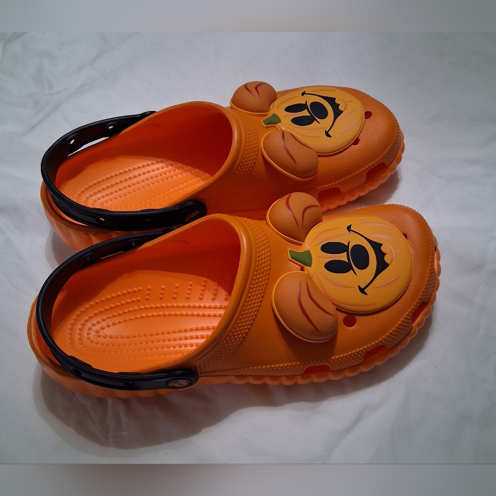 CROCS Disney PunkinOrange - Picture 2 of 5